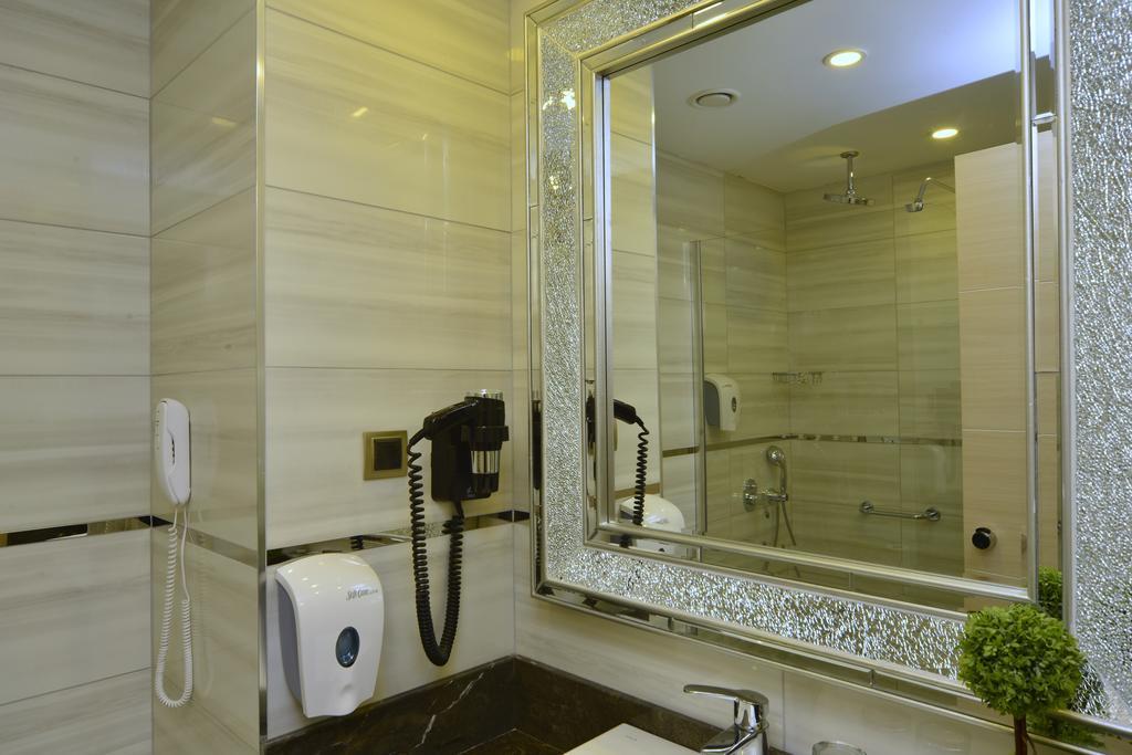 Deluxe Çift Kişilik Oda - Yandan Deniz Manzaralı
